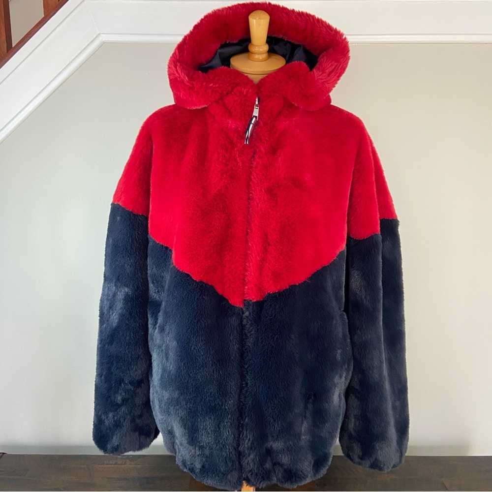 Tommy Hilfiger NWT Faux-Fur Red Navy Colorblocked Teddy Coat Size Medium
